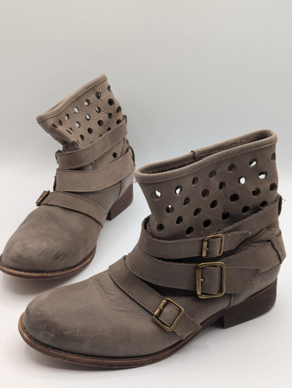 Hinge | Leather Laser Cut Ankle Boots | 7M